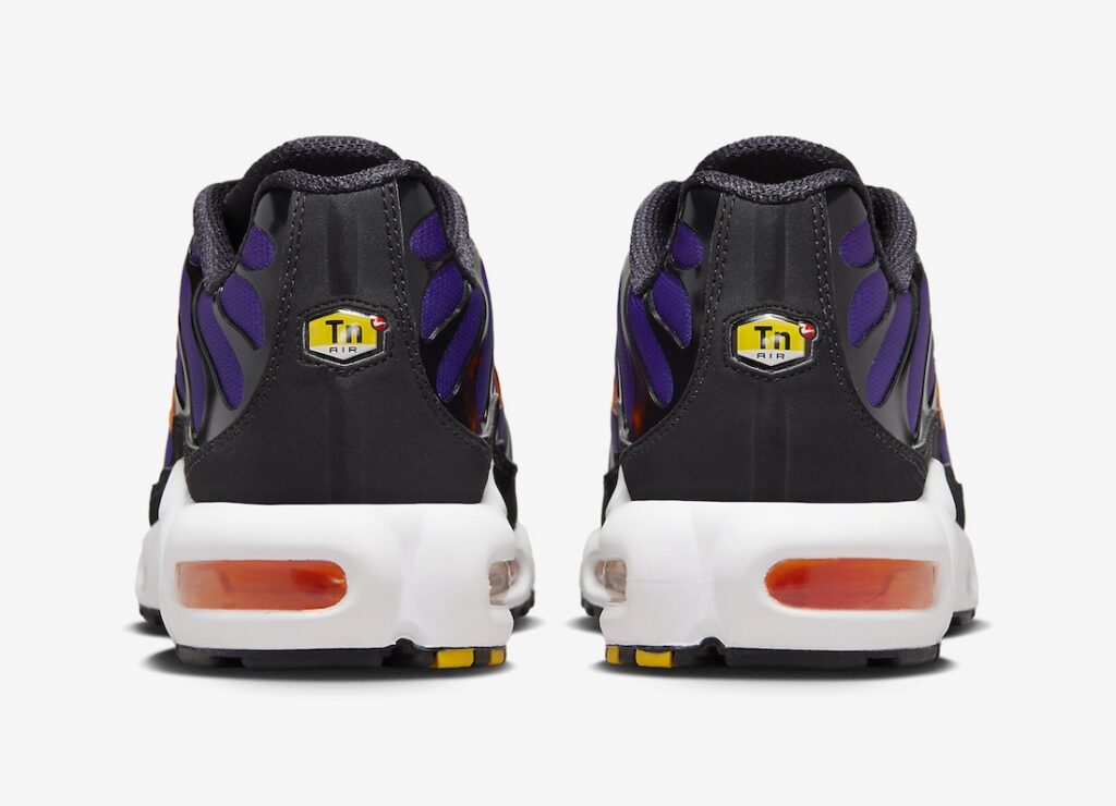 Nike-Air-Max-Plus-Voltage-Purple-DX0755-500-5.jpg