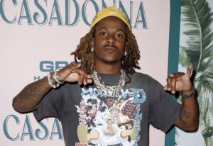 Rich-Kid-Halloween-Costume-Vampire-Roasted-Reactions-Hip-Hop-News.jpg