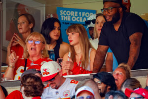 Taylor-Swift-Travis-Kelce.jpg