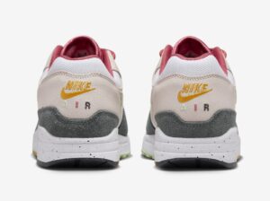 Nike-Air-Max-1-Light-Soft-Pink-Vapor-Green-Anthracite-5.jpg
