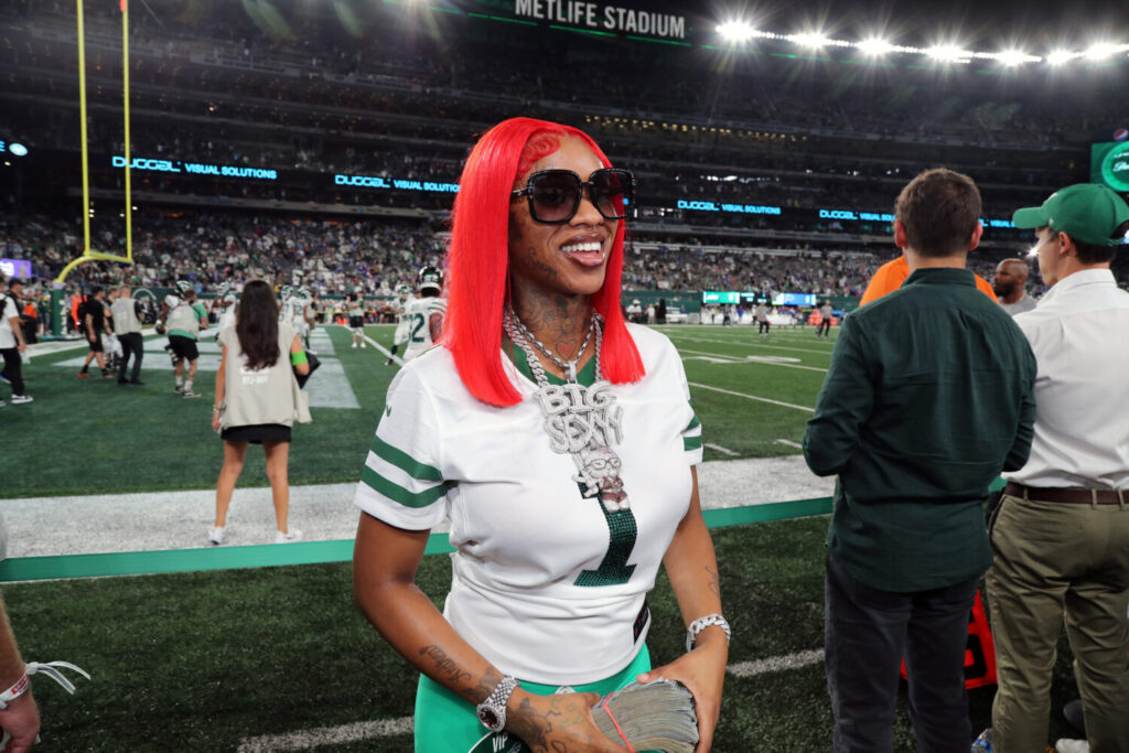 Sexyy-Red-Son-School-Teacher-Blunt-Hip-Hop-News-1500x1000.jpg