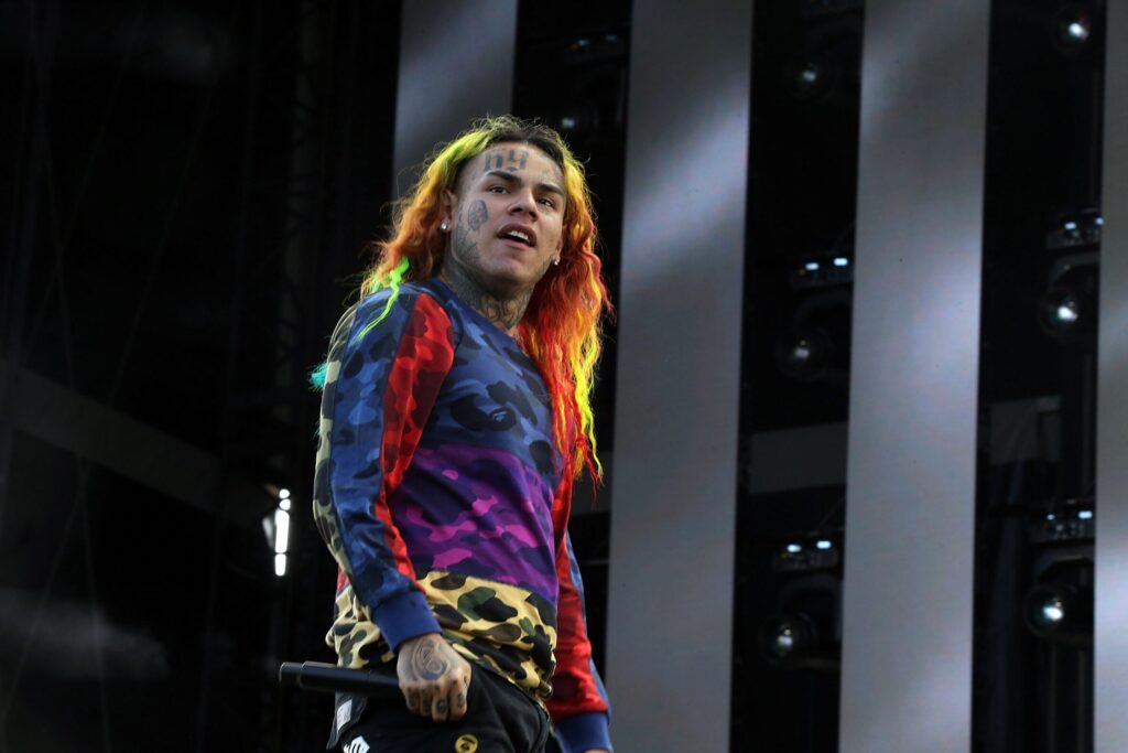 6ix9ine-Yailin-Assault-Die-Woman-Hip-Hop-News-2363x1575.jpg