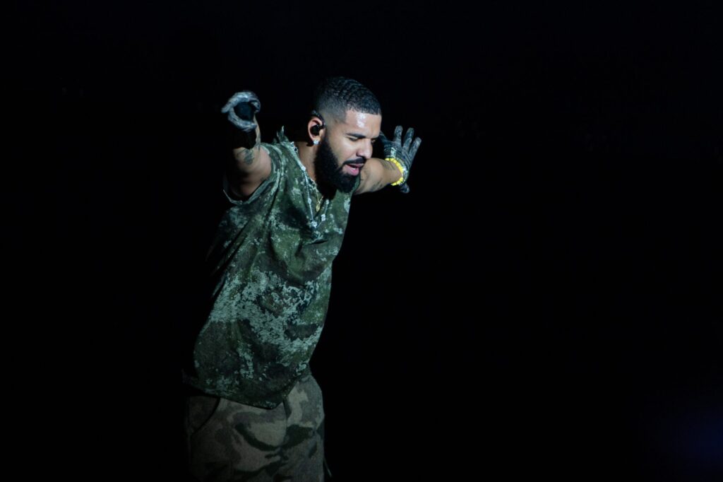 Drake-Tour-Fan-Book-Clip-Not-Human-Instagram-Hip-Hop-News-2366x1575.jpg