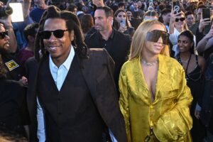 Jay-Z-and-Beyonce-2363x1575.jpg