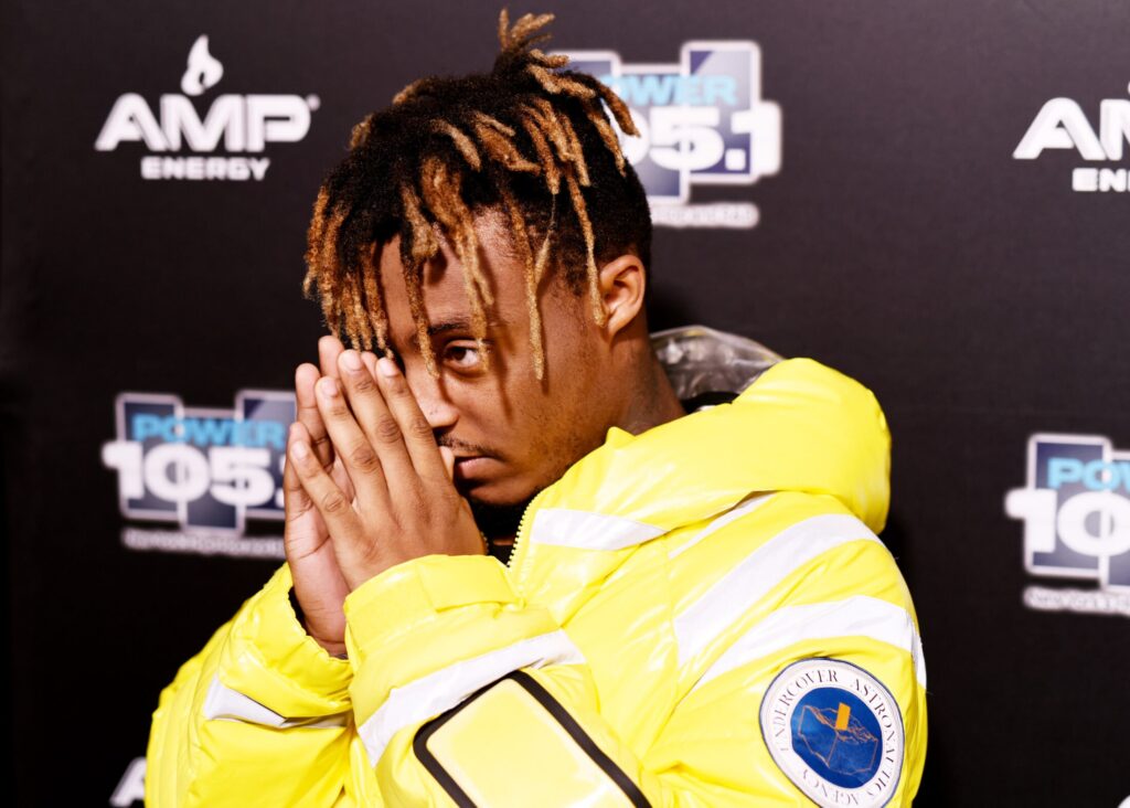Juice-WRLD-Eminem-Lace-It-Fire-Emoji-Playlist-Stream-Hip-Hop-News-2203x1575.jpg