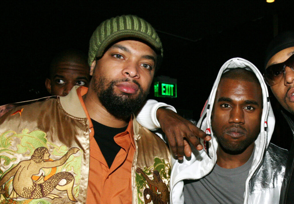 Kanye-West-New-Album-Vultures-DeRay-Davis-Praise-Hip-Hop-News-scaled-e1702572000793.jpg