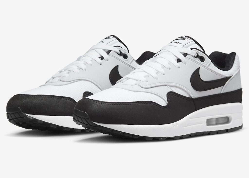 Nike-Air-Max-1-White-Black-4.jpg