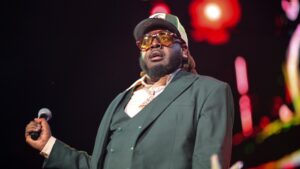 T-Pain-New-Live-Album-Praised-2800x1575.jpg