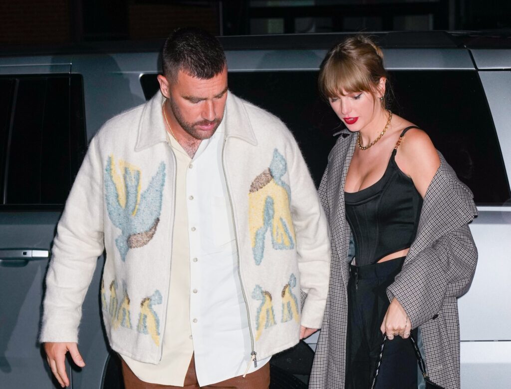Travis-Kelce-Taylor-Swift-3-2070x1575.jpg