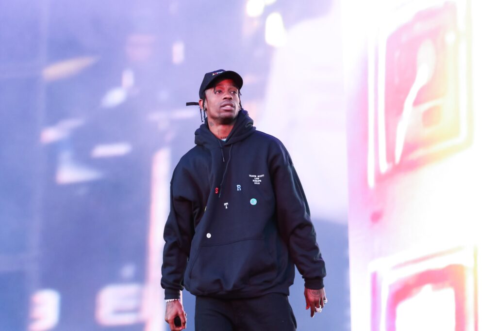 Travis-Scott-41-Bent-Madison-Square-Garden-Stage-Timelapse-Hip-Hop-News-2363x1575.jpg