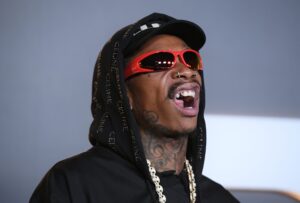 Wiz-Khalifa-Roasted-Outfit-2327x1575.jpg