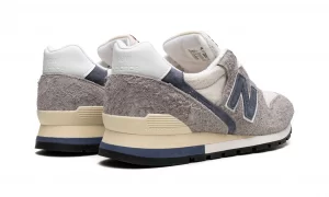 new-balance-996-made-in-usa-grey-navy_20469069_45668928_2048-back-view.webp.webp