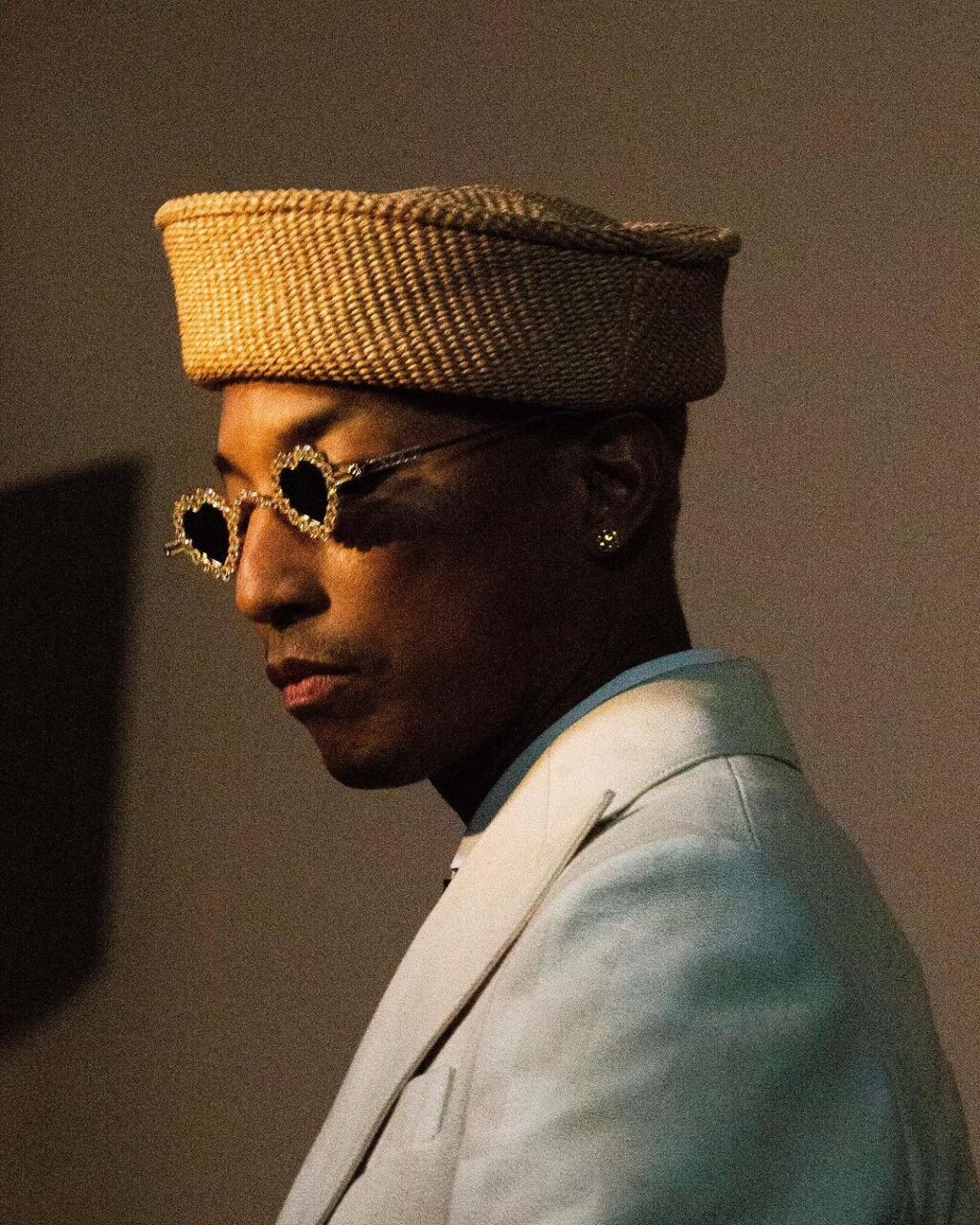 pharrell-swae-lee-rauw-alejandro-airplane-tickets-video.jpg