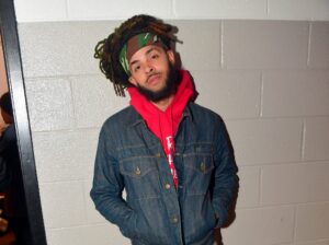 Dee-1-1-2108x1575.jpg
