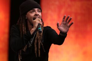 Dee-1-2-2363x1575.jpg