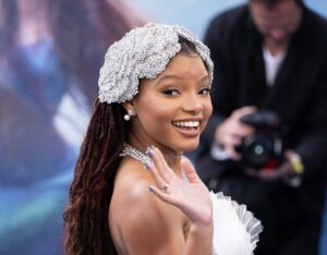 Halle-Bailey-2-2017x1575.jpg