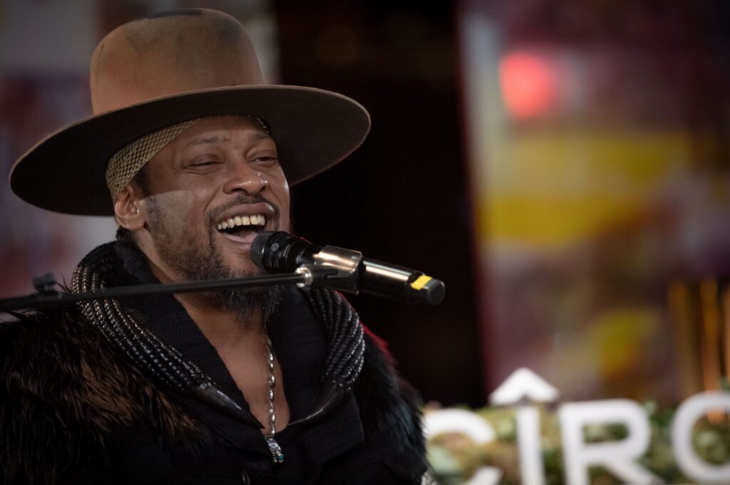 Jay-Z-DAngelo-Collab-Song-Book-Of-Clarence-Soundtrack-Hip-Hop-News-2367x1575.jpg