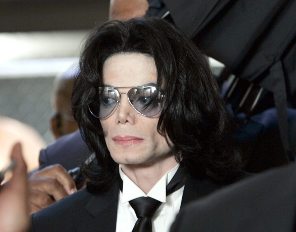 Michael-Jackson-Epstein-Court-Documents-2011x1575.jpg