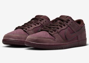Nike-SB-Dunk-Low-City-of-Love-Burgundy-Crush-FN0619-600-4.jpg
