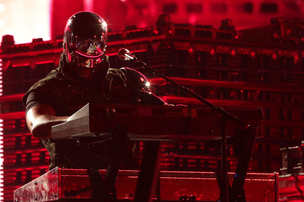 The-Weeknd-Spotify-Monthly-Listener-Record-2363x1575.jpg