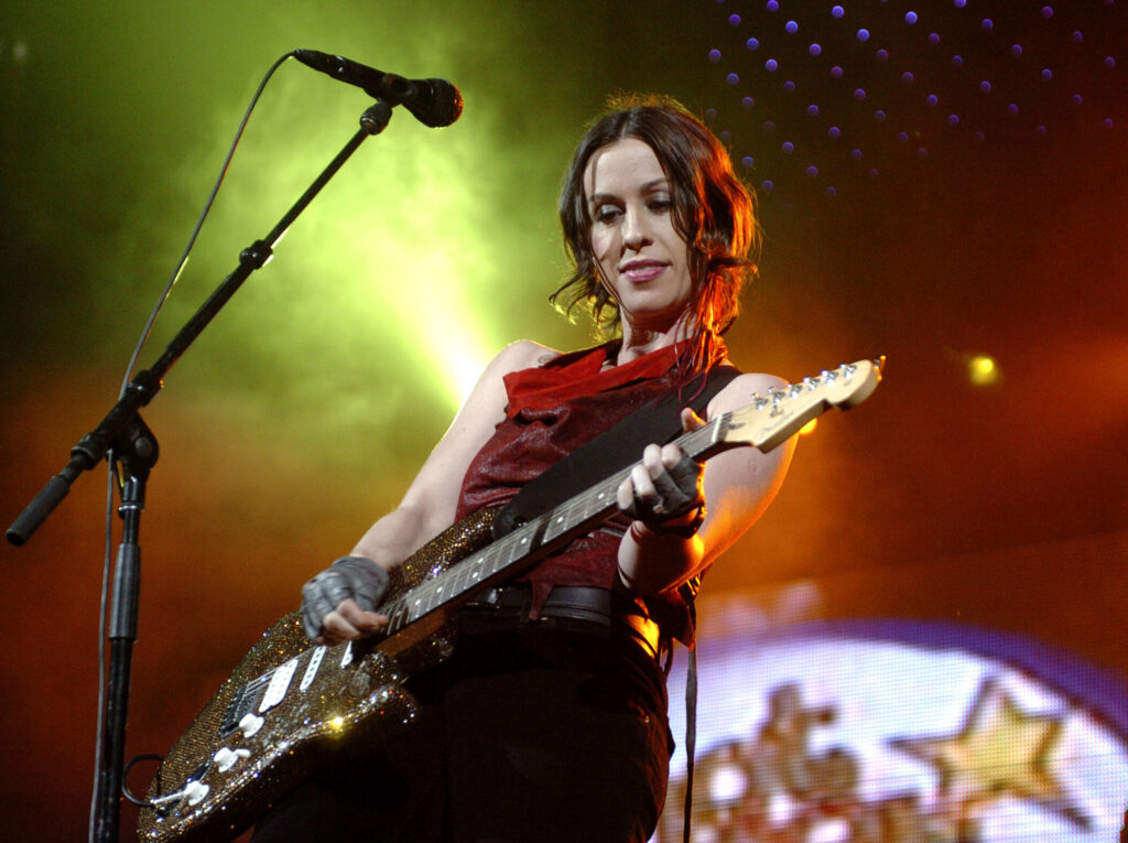 Alanis-Morissette-1-2107x1575.jpeg