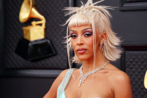 Doja-Cat-Grammys-Outfit-Tattoos-Roasted-Hip-Hop-News-2363x1575.jpg