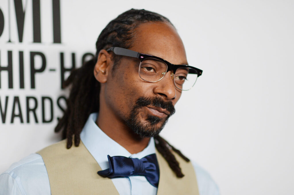 Snoop-Dogg-Brother-Funeral-Hip-Hop-News-2367x1575.jpg