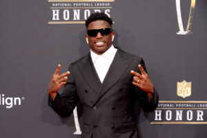 Tyreek-Hill-Assault-Lawsuit-2363x1575.jpg