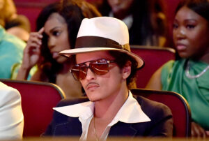Bruno-Mars-Gambling-Debt-Rumor-2342x1575.jpg