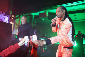 Dr.-Dre-Snoop-Dogg-Fight-Side-Projects-Hip-Hop-News-2363x1575.jpg