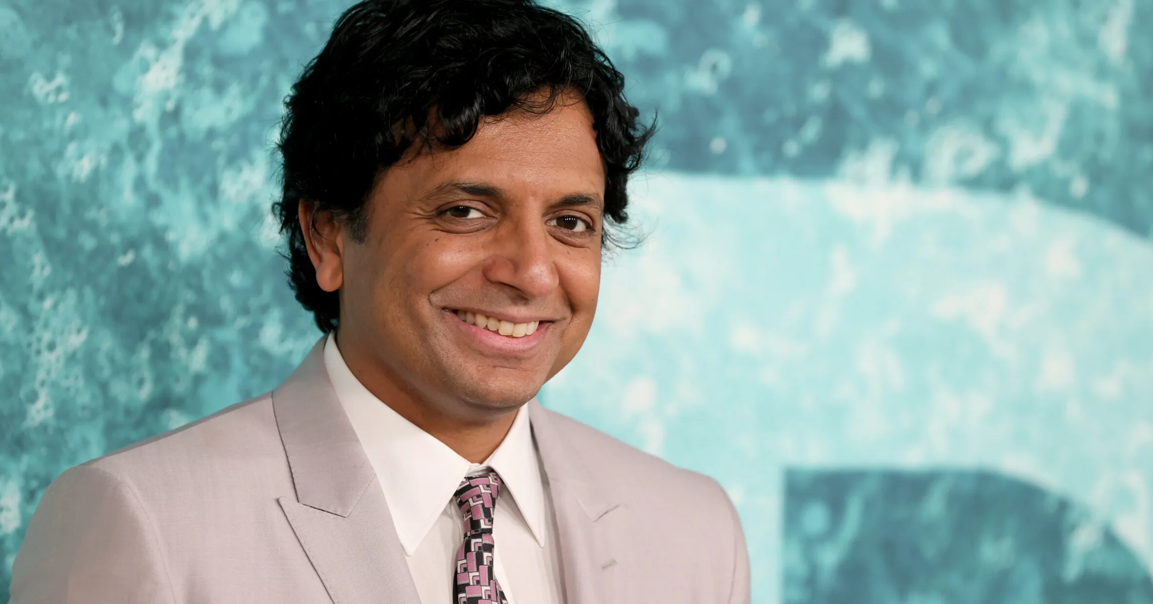 M.-Night-Shyamalan-2363x1575.jpeg