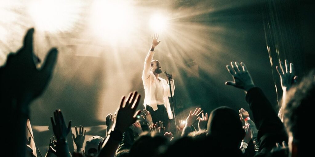berhana-performs-at-the-bowery-ballroom-in-new-york-city-on-apil-16-for-the-nomad-s-tour.jpg