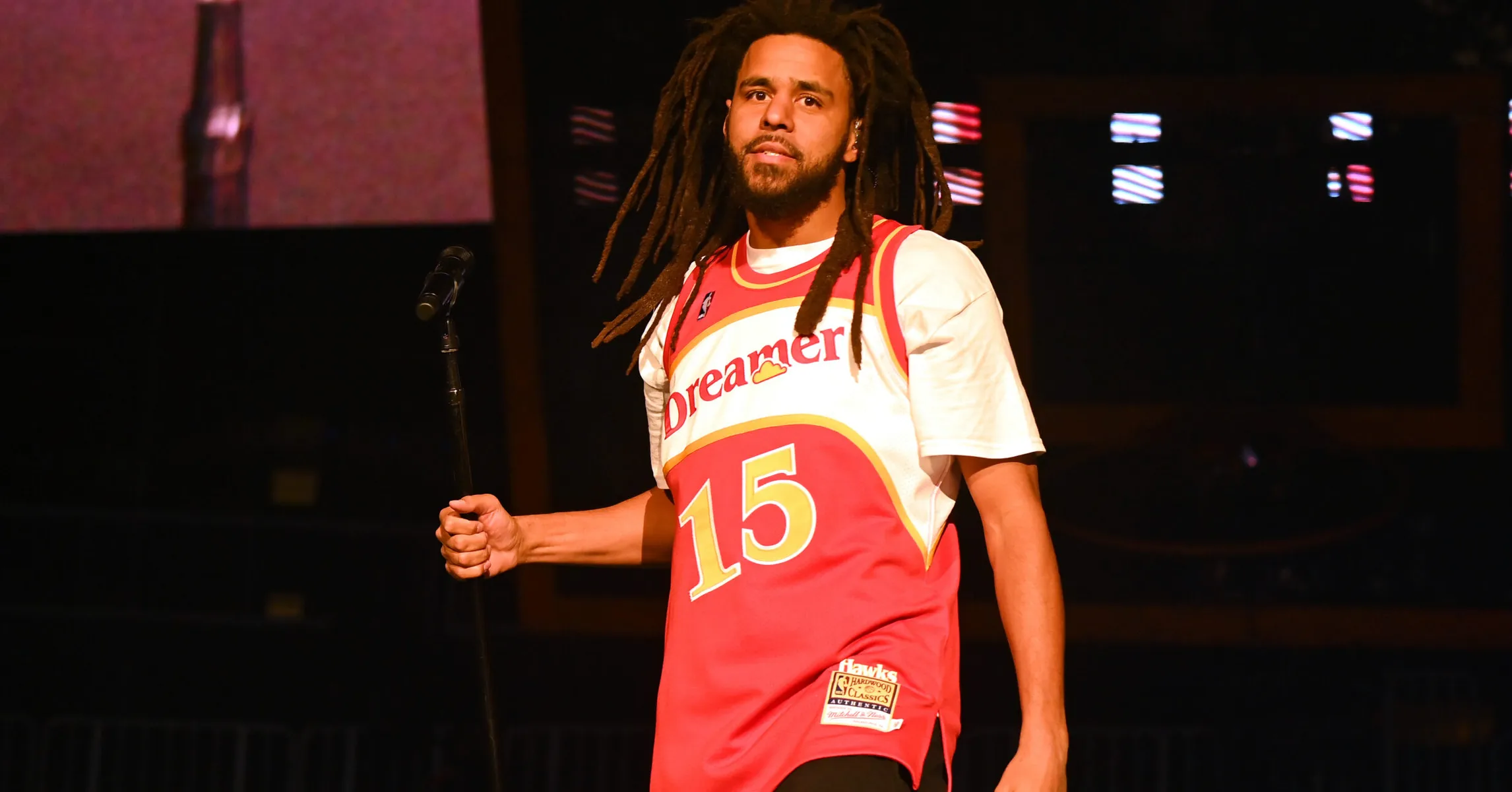 j-cole-accused-transphobia-might-delete-later-2453x1575.jpg