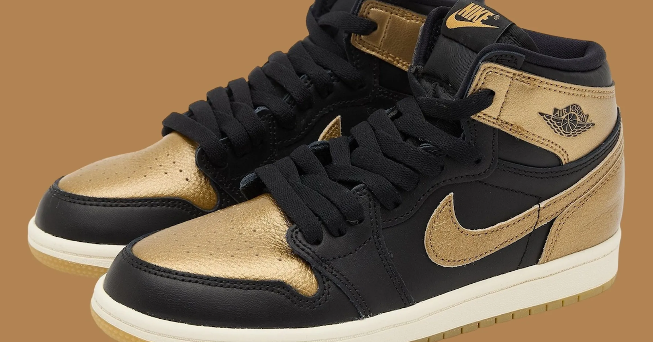 Air-Jordan-1-Metallic-Gold-DZ5485-071.jpg
