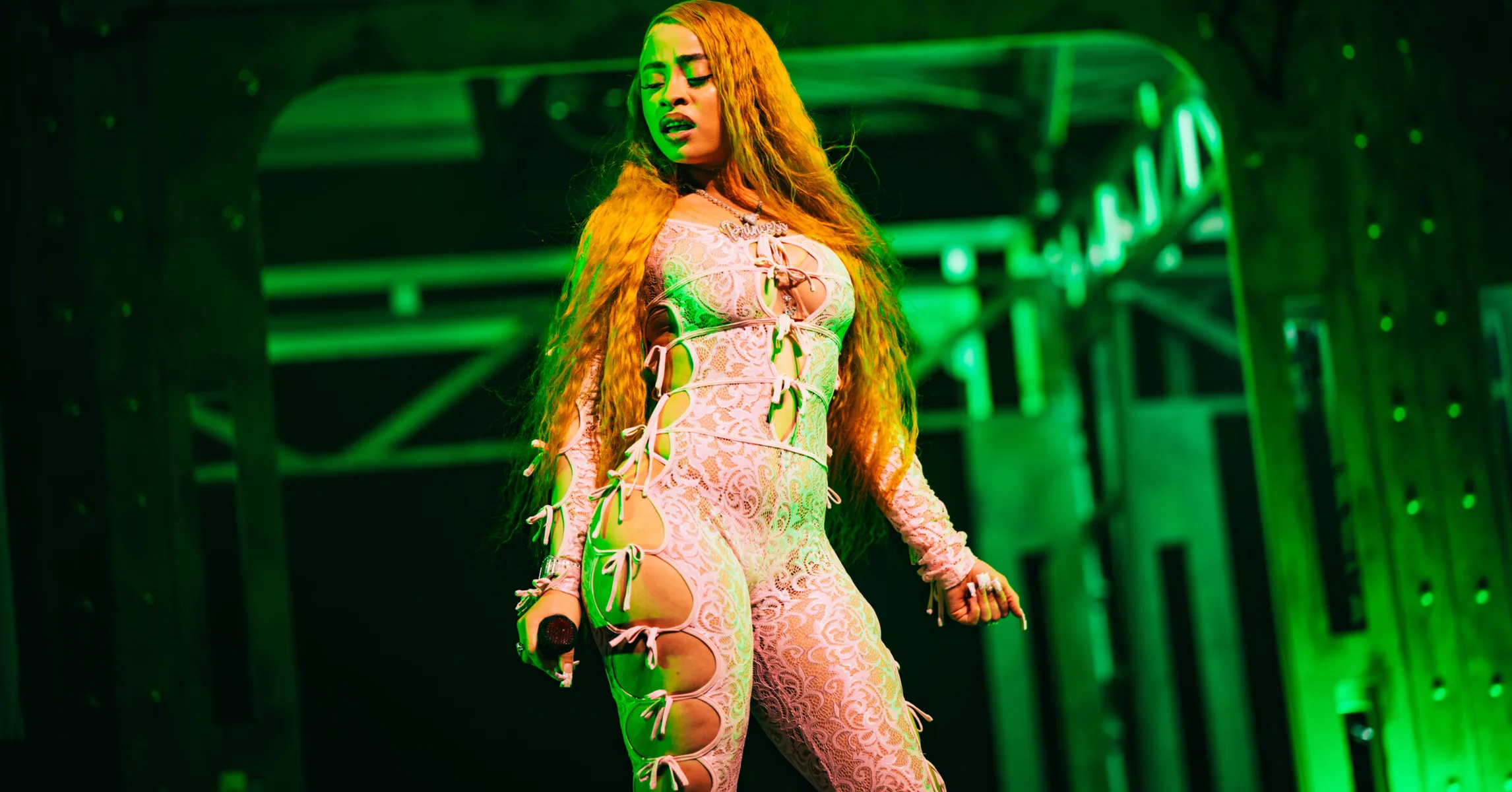 Ice-Spice-Nicki-Minaj-Texts-2362x1575.jpg