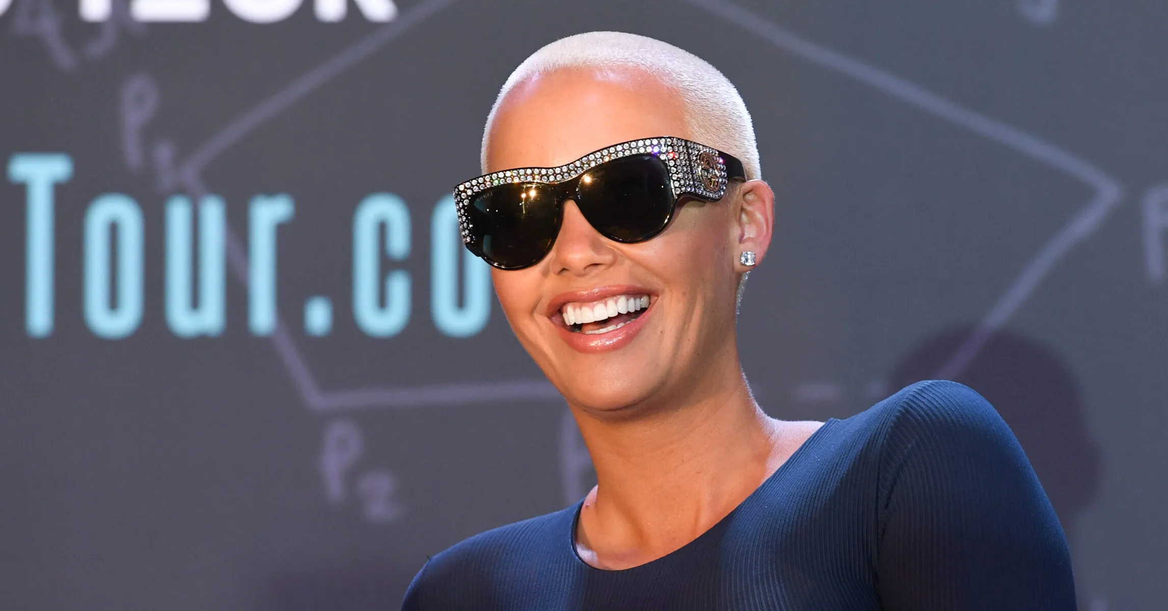 amber-rose-reacts-old-donald-trump-tweets-2294x1575.jpg