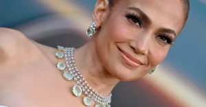 Jennifer-Lopez-Ben-Affleck-Divorce-Rumors-Tour-Canceled-Reaction-Music-News-2363x1575.jpg