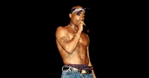 Kendrick-Lamar-Pop-Out-Concert-Tupac-Outfit-Hip-Hop-News-2419x1575.jpg