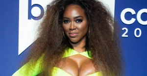 Kenya-Moore-2.jpg