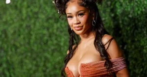 Saweetie-Fight-Vegandale-Festival-Performance-Crowd-Hip-Hop-News-2362x1575.jpg