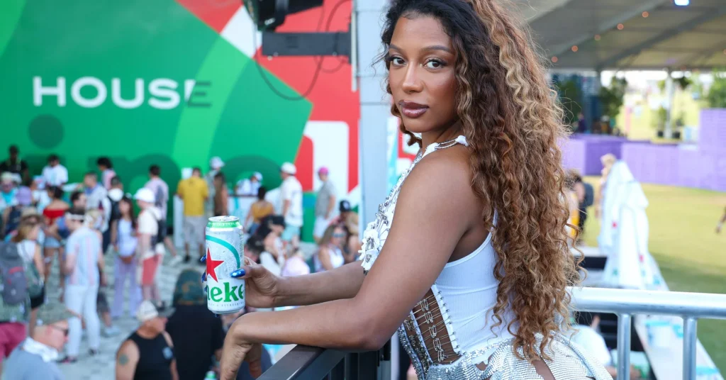 Victoria-Monet-Sister-Fathers-Day-Dad-Music-News-2362x1575.jpg
