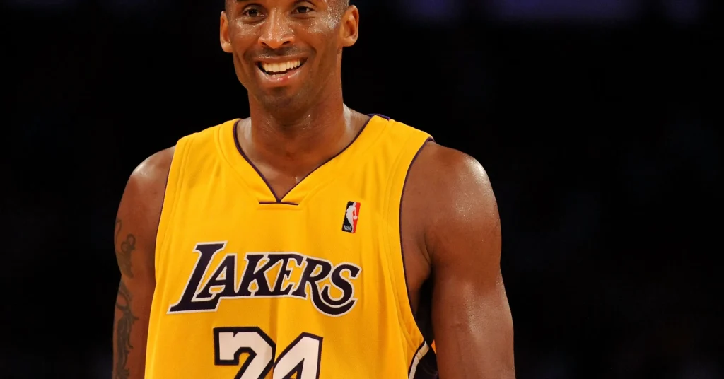 kobe-bryant-helicopter-crash-costume-2365x1575.jpg