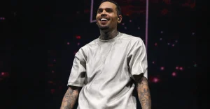 Chris-Brown-Meet-And-Greet-Refund-Disabled-Fan-Music-News-2363x1575.jpg