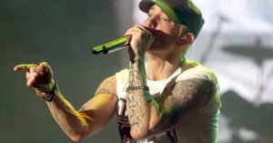 Eminem-Flash-Mob-New-Album-Gin-And-Juice-Dr-Dre-Snoop-Dogg-Hip-Hop-News-scaled-e1720979043339-2351x1575.jpg