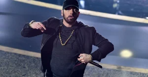 eminem-white-castle-2363x1575.jpg