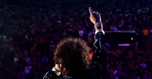 luh-tyler-handz-up.jpg