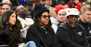 Jay-Z-Oscar-De-La-Hoya-Bet-Lost-Hip-Hop-News-2363x1575.jpg