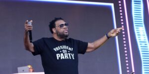 fatman-scoop-performs-on-stage.jpg