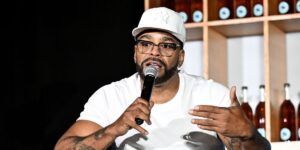 method-man-speaks-onstage-during-the-2024-essence-festival-of-culturetm-presented-by-coca-cola-r-at-ernest-n-morial-convention-ce.jpg