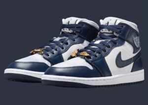 Air-Jordan-1-Mid-Football-Grey-Midnight-Navy-FZ8777-044.jpg